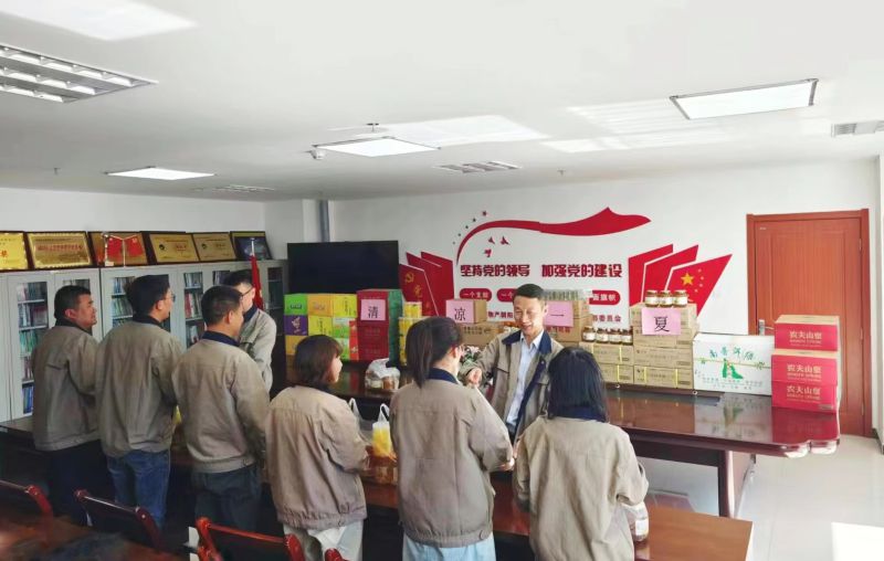 情系職工，夏送清涼&mdash;&mdash;朝物開投公司開展夏日送清涼活動