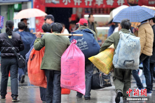 聚焦春節(jié)&ldquo;恐歸族&rdquo;：近鄉(xiāng)情怯，恐懼何來？(圖)